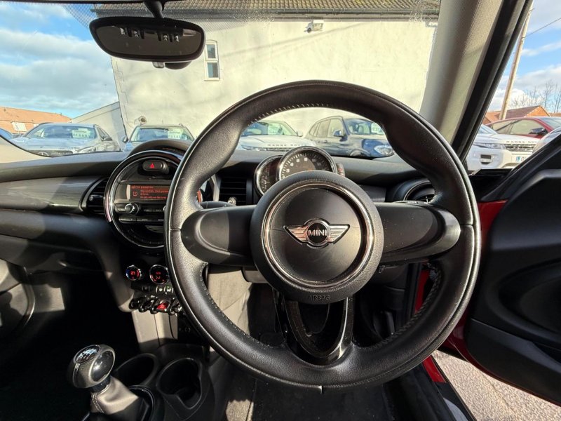 MINI HATCH