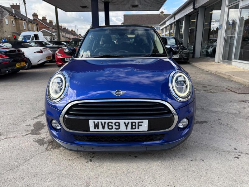 MINI HATCH