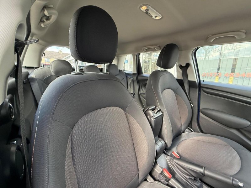 MINI HATCH