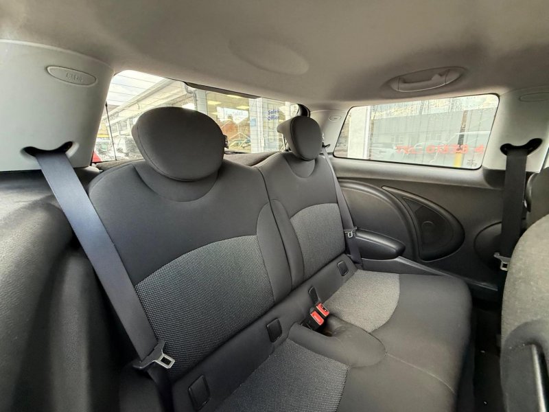 MINI HATCH