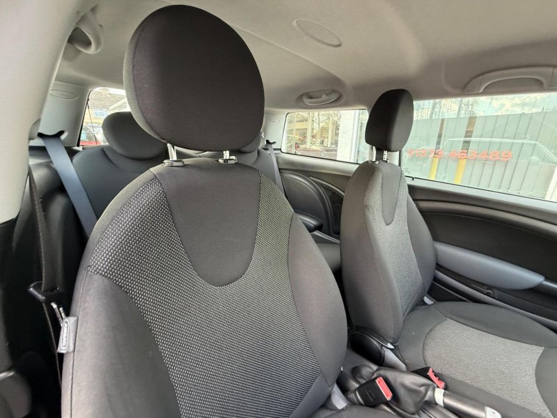 MINI HATCH
