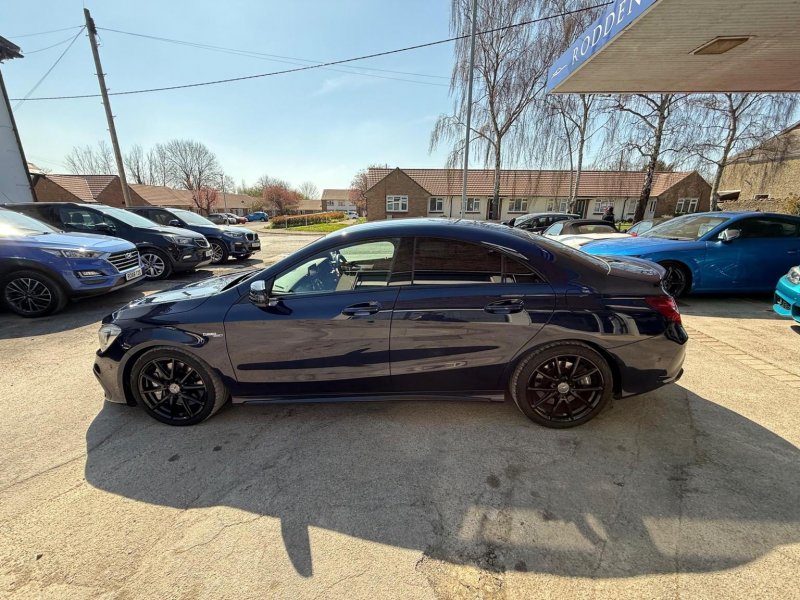 MERCEDES-BENZ CLA