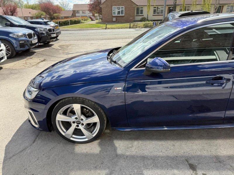 AUDI A4 AVANT