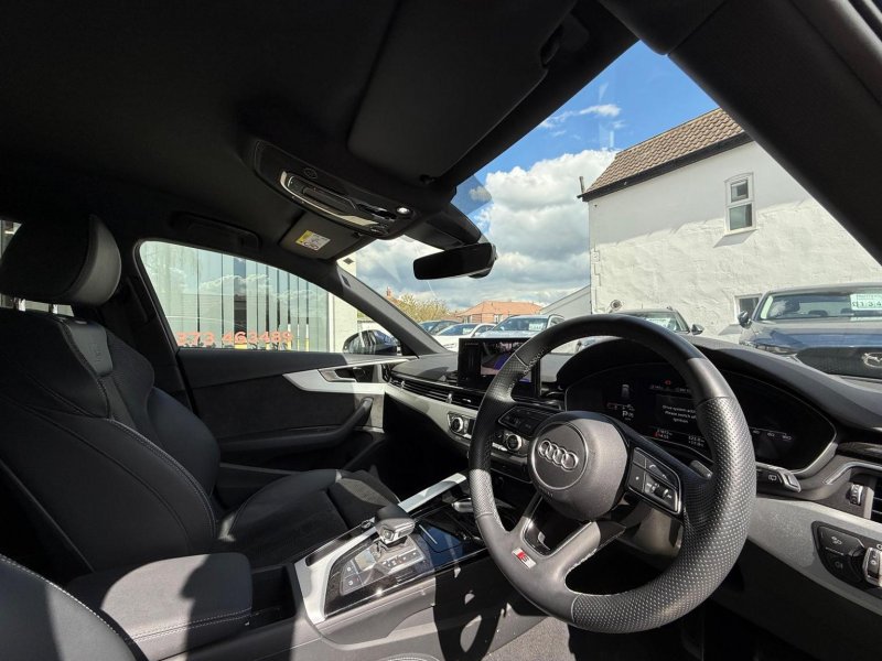 AUDI A4 AVANT