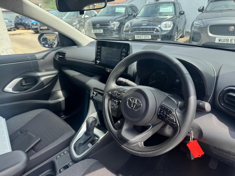 TOYOTA YARIS