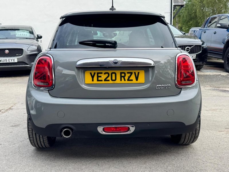 MINI HATCH