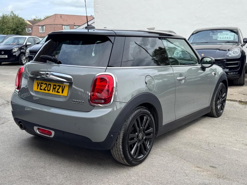 MINI HATCH