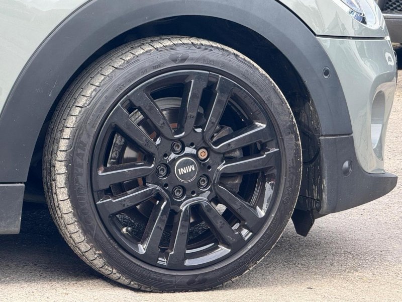 MINI HATCH