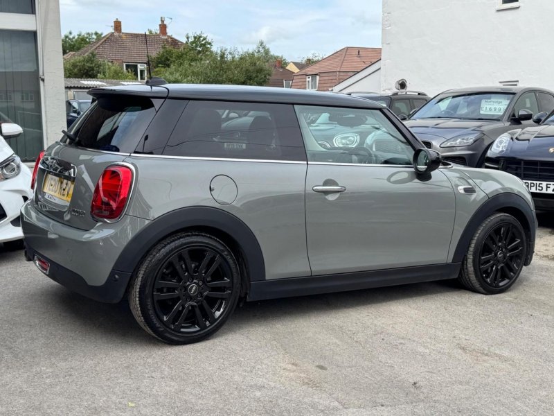 MINI HATCH