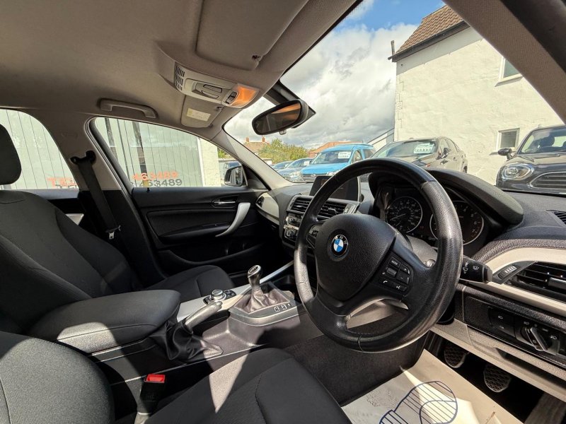 BMW 1 SERIES