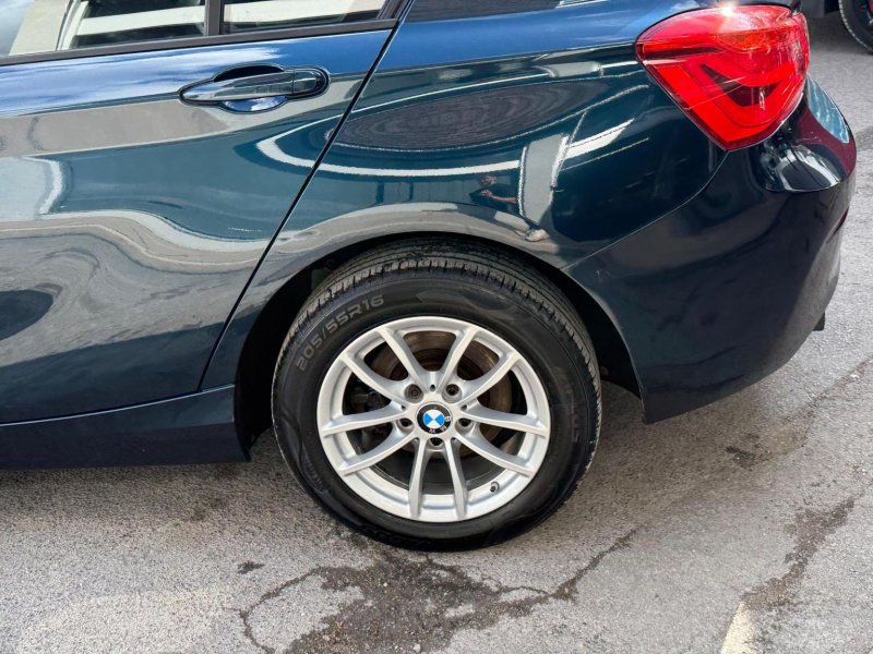 BMW 1 SERIES
