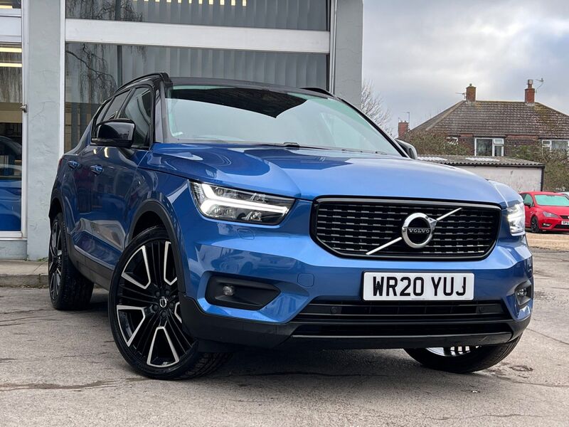 VOLVO XC40