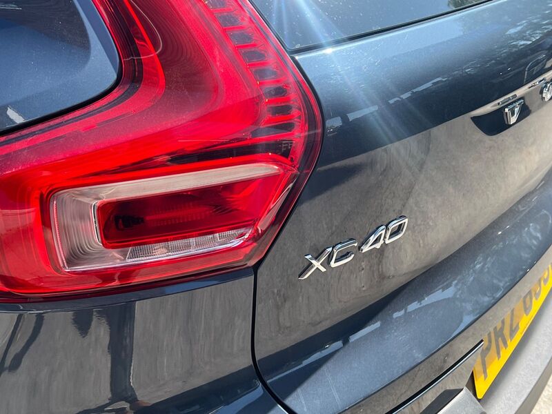 VOLVO XC40