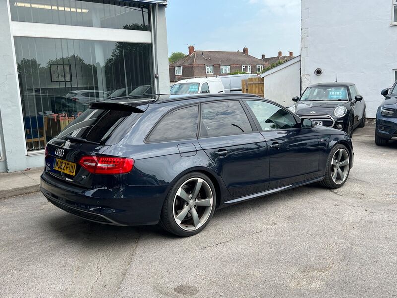 AUDI A4 AVANT