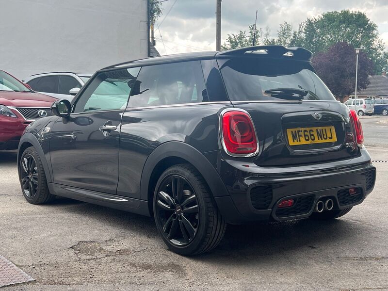 MINI HATCH