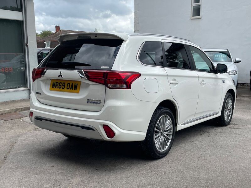 MITSUBISHI OUTLANDER