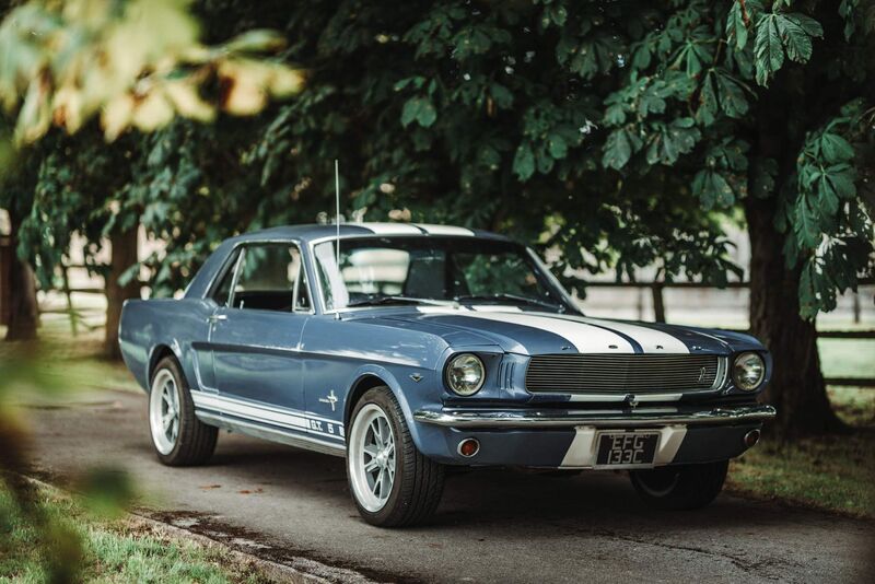 FORD MUSTANG